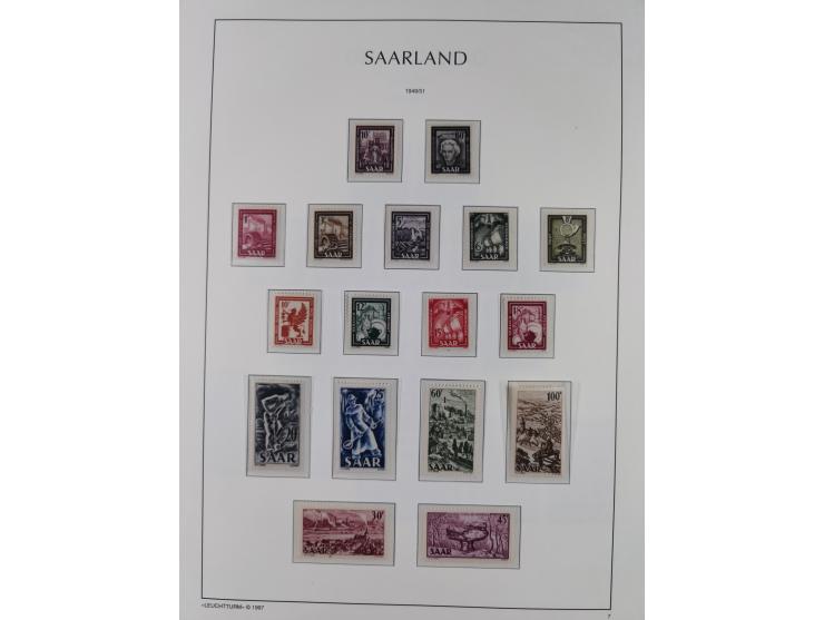 1947/59, in den Hauptnummern komplette Sammlung inkl. Dienstmarken, dabei viele Zwischenstegpaare, Hochwasserblockpaar sign. 