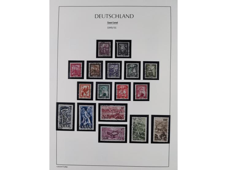 1947/59, in den Hauptnummern komplette Sammlung inkl. Dienstmarken, dabei viele Zwischenstegpaare, Hochwasserblockpaar sign. 