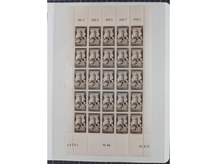 1947/59, in den Hauptnummern komplette Sammlung inkl. Dienstmarken, dabei viele Zwischenstegpaare, Hochwasserblockpaar sign. 