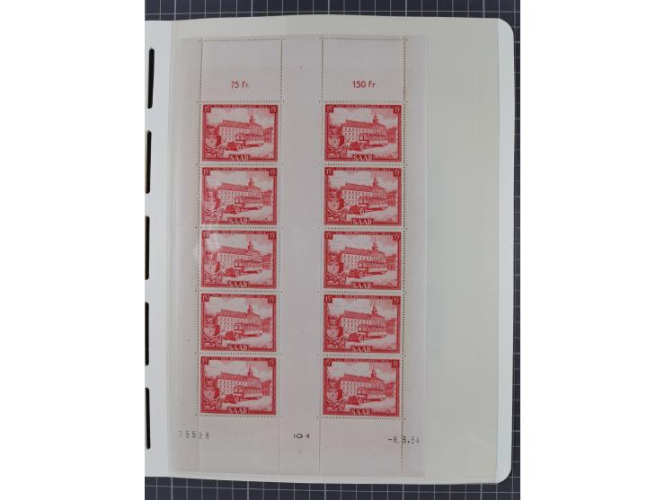 1947/59, in den Hauptnummern komplette Sammlung inkl. Dienstmarken, dabei viele Zwischenstegpaare, Hochwasserblockpaar sign. 