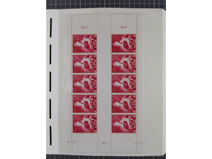 1947/59, in den Hauptnummern komplette Sammlung inkl. Dienstmarken, dabei viele Zwischenstegpaare, Hochwasserblockpaar sign. 