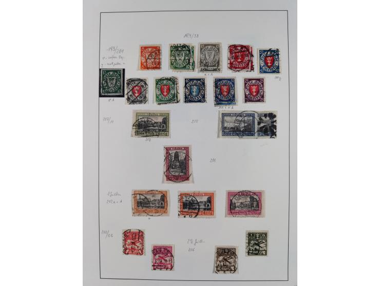 1920/39, meist gestempelte Sammlung ab Aufdruckausgaben, inkl. Dienstmarken, dabei komplette Sätze, Block 1-3, Dienstmarken, 