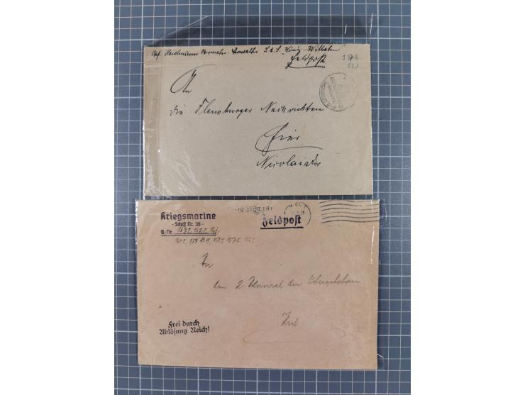 1900/41, ca. &nbsp;80 Briefe und Karten mit Schwerpunkt I. Weltkrieg, dabei u.a. frankierte Postkarte 1918 mit rotem Stempel 