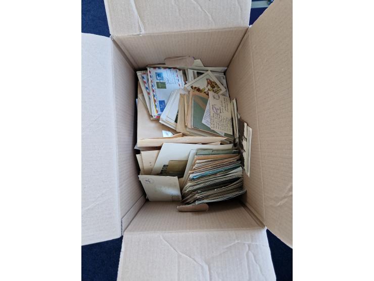 1872/1970 (ca.), über 1400 Briefe, Karten und GSK mit Schwerpunkt vor 1950, dabei viel Feldpost I. und II. WK, viele R-Briefe