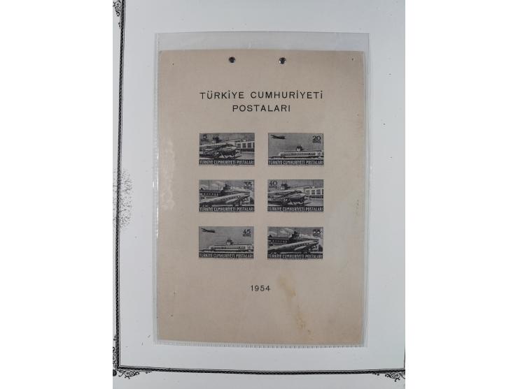 1925/60, Turkish Air Assosiation Collection of stamps, covers and documents including early issues, revenues, aid stamps with