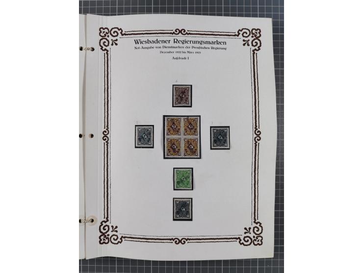 1922/23, umfangreiche, alte Ausstellungssammlung “Wiesbadener Regierungsmarken” mit vielen ungebrauchten und gestempelten Mar