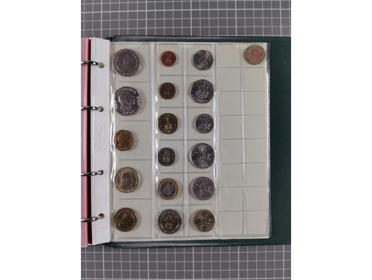 OSTAFRIKA: 1892/1916, interessante Sammlung mit 24 Münzen, dabei u.a. ½ Rupie 1904+1907, 1 Rupie 1894+1904+1912+1914, 2 Rupie