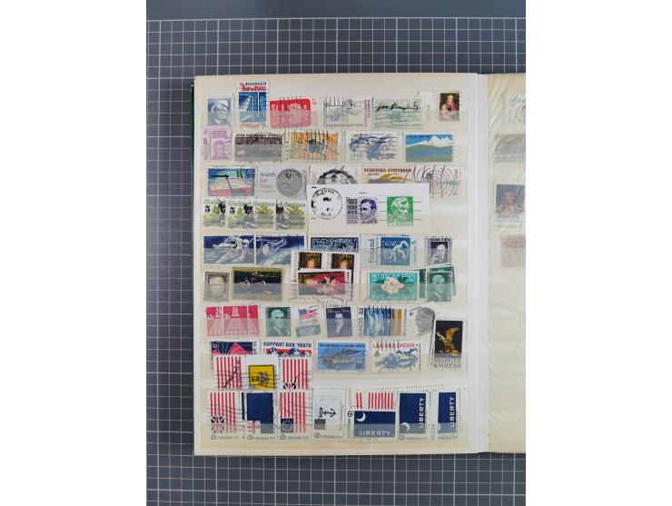 1860/1950, assembly noted USA, British Colonies, South America etc., some different, mostly in good condition, in one album.