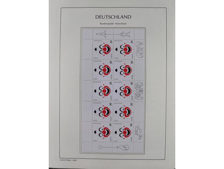 1949/2024, umfangreiche postfrische und zusätzlich teils gestempelte Sammlung in über 100 Vordruckalben und hunderten losen B