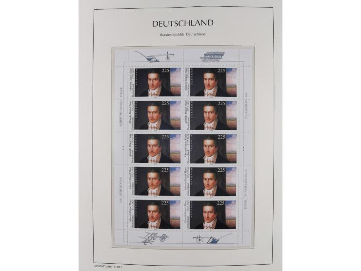 1949/2024, umfangreiche postfrische und zusätzlich teils gestempelte Sammlung in über 100 Vordruckalben und hunderten losen B