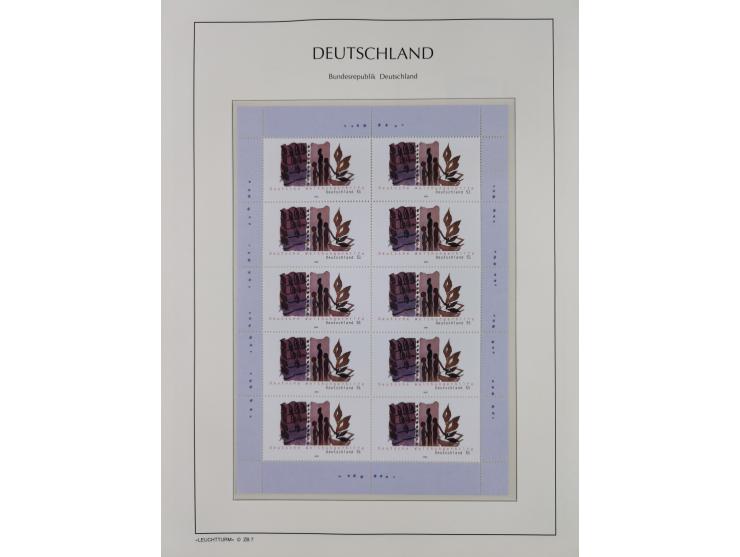 1949/2024, umfangreiche postfrische und zusätzlich teils gestempelte Sammlung in über 100 Vordruckalben und hunderten losen B