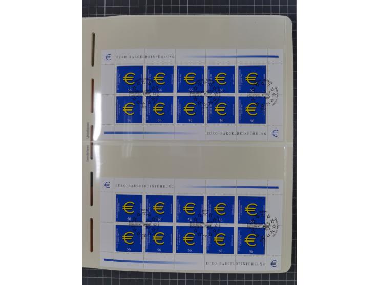 1949/2024, umfangreiche postfrische und zusätzlich teils gestempelte Sammlung in über 100 Vordruckalben und hunderten losen B