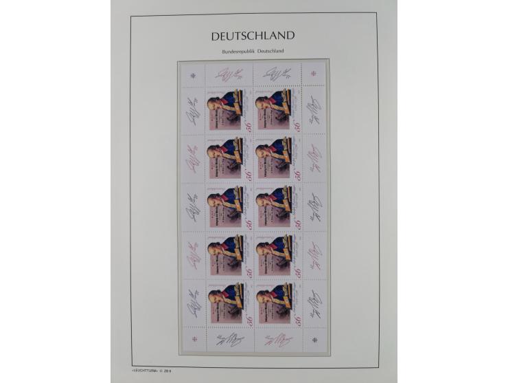 1949/2024, umfangreiche postfrische und zusätzlich teils gestempelte Sammlung in über 100 Vordruckalben und hunderten losen B