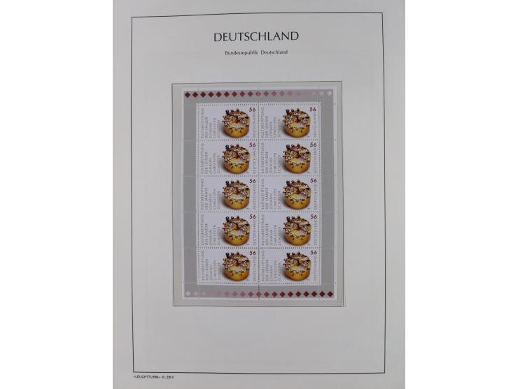 1949/2024, umfangreiche postfrische und zusätzlich teils gestempelte Sammlung in über 100 Vordruckalben und hunderten losen B