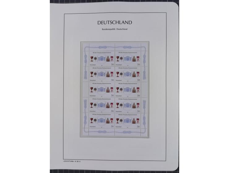 1949/2024, umfangreiche postfrische und zusätzlich teils gestempelte Sammlung in über 100 Vordruckalben und hunderten losen B