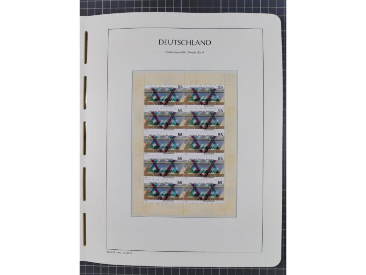 1949/2024, umfangreiche postfrische und zusätzlich teils gestempelte Sammlung in über 100 Vordruckalben und hunderten losen B