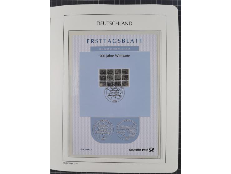 1949/2024, umfangreiche postfrische und zusätzlich teils gestempelte Sammlung in über 100 Vordruckalben und hunderten losen B