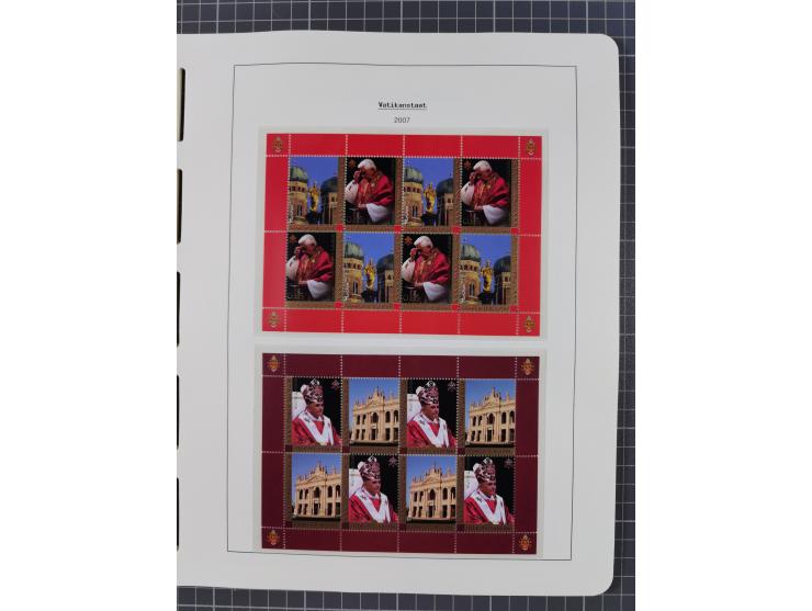 1949/2024, umfangreiche postfrische und zusätzlich teils gestempelte Sammlung in über 100 Vordruckalben und hunderten losen B