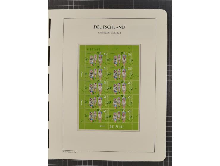 1949/2024, umfangreiche postfrische und zusätzlich teils gestempelte Sammlung in über 100 Vordruckalben und hunderten losen B