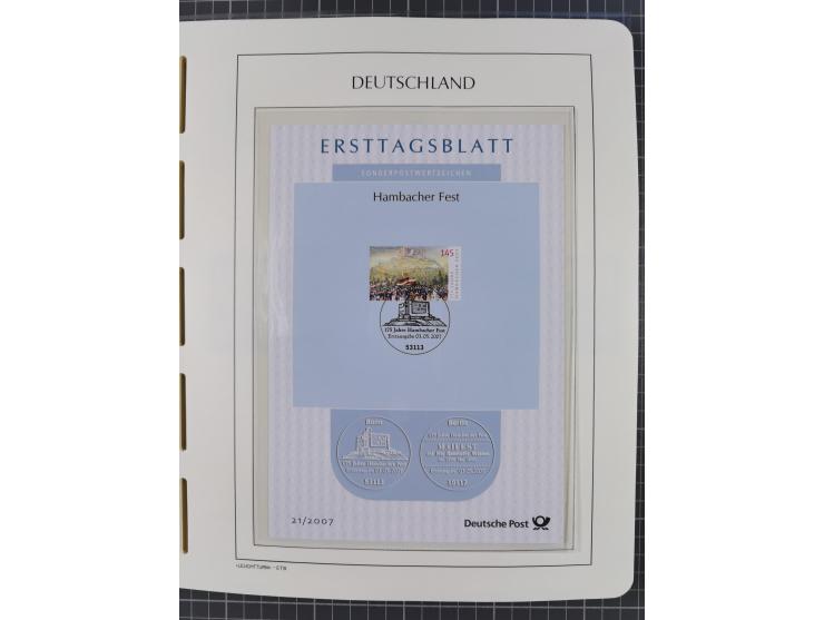 1949/2024, umfangreiche postfrische und zusätzlich teils gestempelte Sammlung in über 100 Vordruckalben und hunderten losen B