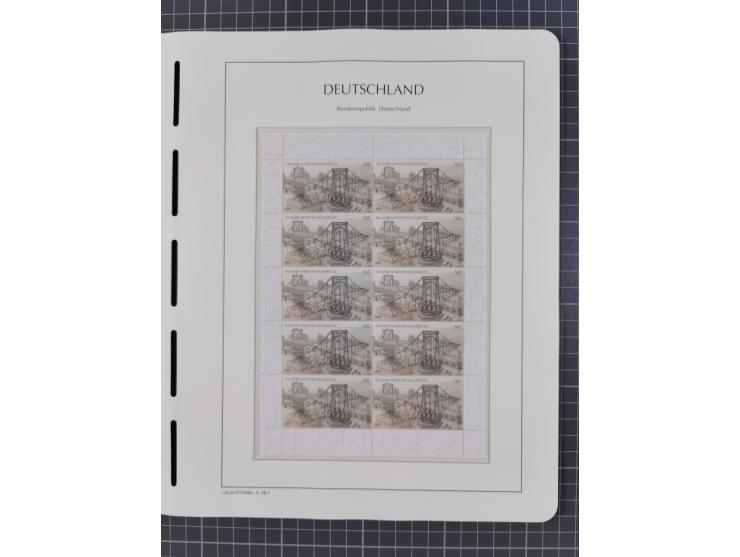 1949/2024, umfangreiche postfrische und zusätzlich teils gestempelte Sammlung in über 100 Vordruckalben und hunderten losen B