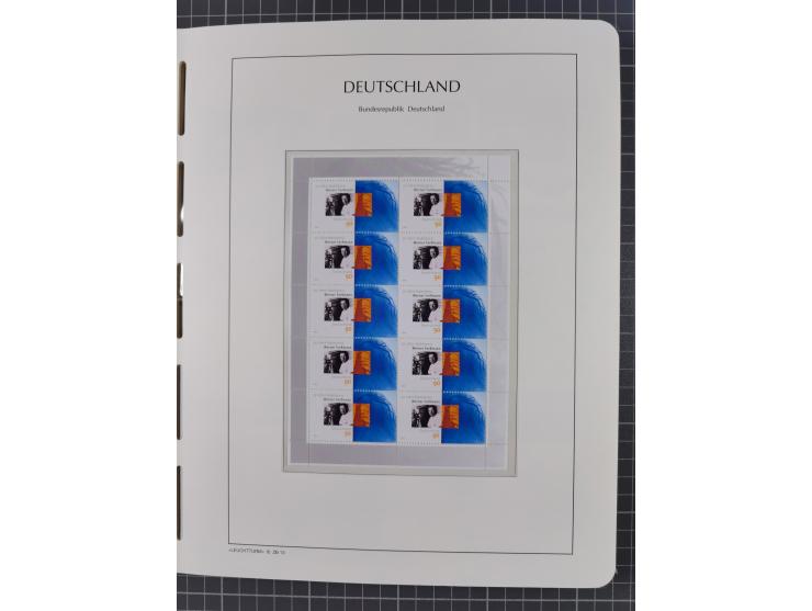 1949/2024, umfangreiche postfrische und zusätzlich teils gestempelte Sammlung in über 100 Vordruckalben und hunderten losen B