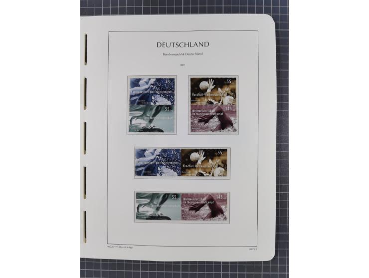 1949/2024, umfangreiche postfrische und zusätzlich teils gestempelte Sammlung in über 100 Vordruckalben und hunderten losen B