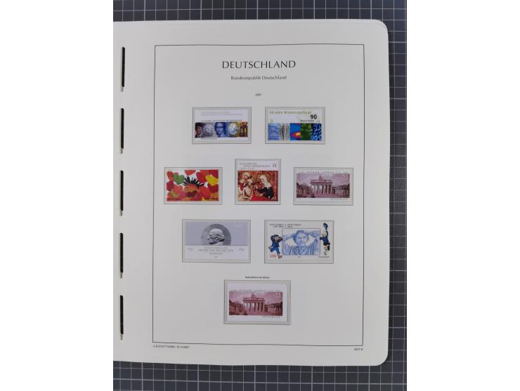 1949/2024, umfangreiche postfrische und zusätzlich teils gestempelte Sammlung in über 100 Vordruckalben und hunderten losen B