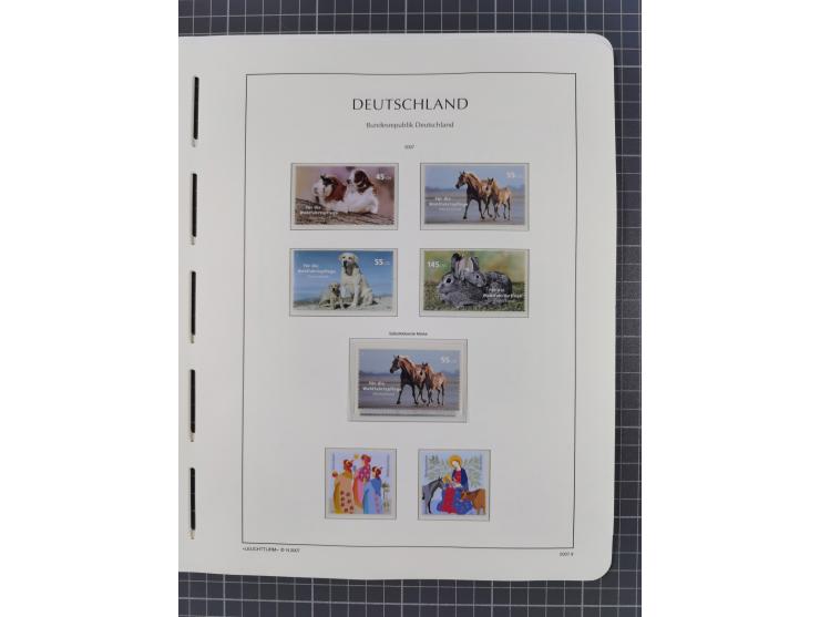 1949/2024, umfangreiche postfrische und zusätzlich teils gestempelte Sammlung in über 100 Vordruckalben und hunderten losen B