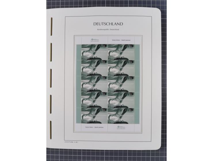 1949/2024, umfangreiche postfrische und zusätzlich teils gestempelte Sammlung in über 100 Vordruckalben und hunderten losen B