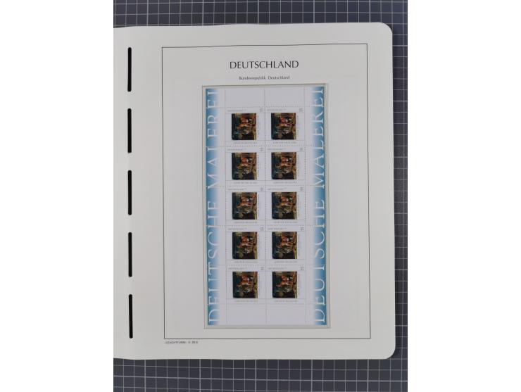 1949/2024, umfangreiche postfrische und zusätzlich teils gestempelte Sammlung in über 100 Vordruckalben und hunderten losen B