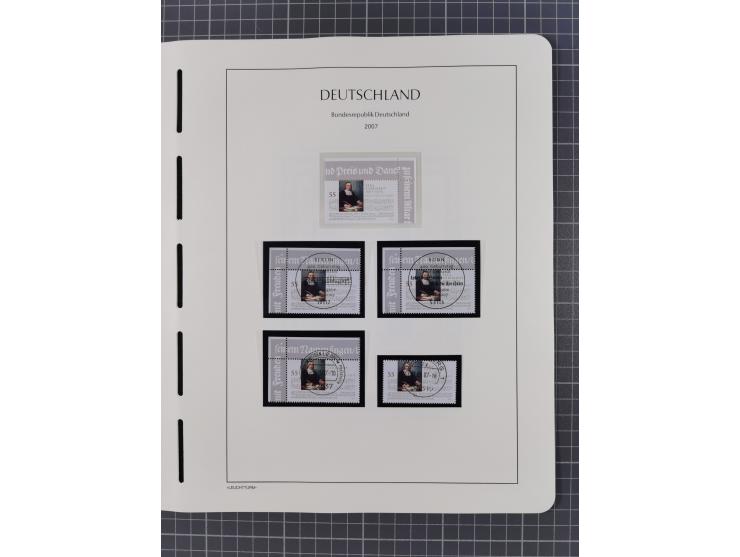 1949/2024, umfangreiche postfrische und zusätzlich teils gestempelte Sammlung in über 100 Vordruckalben und hunderten losen B