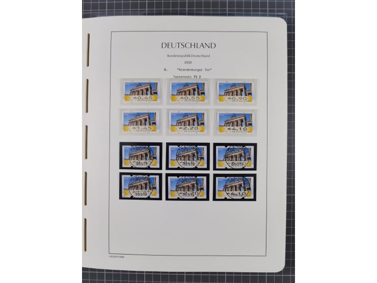 1949/2024, umfangreiche postfrische und zusätzlich teils gestempelte Sammlung in über 100 Vordruckalben und hunderten losen B