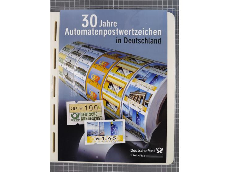 1949/2024, umfangreiche postfrische und zusätzlich teils gestempelte Sammlung in über 100 Vordruckalben und hunderten losen B