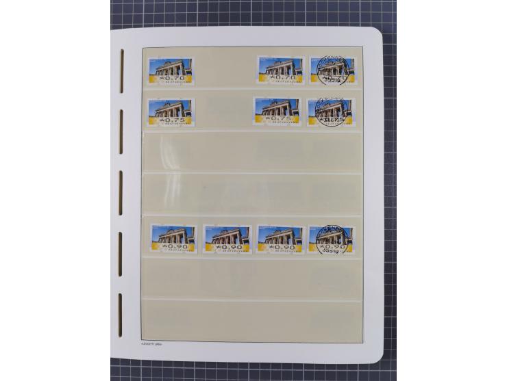 1949/2024, umfangreiche postfrische und zusätzlich teils gestempelte Sammlung in über 100 Vordruckalben und hunderten losen B