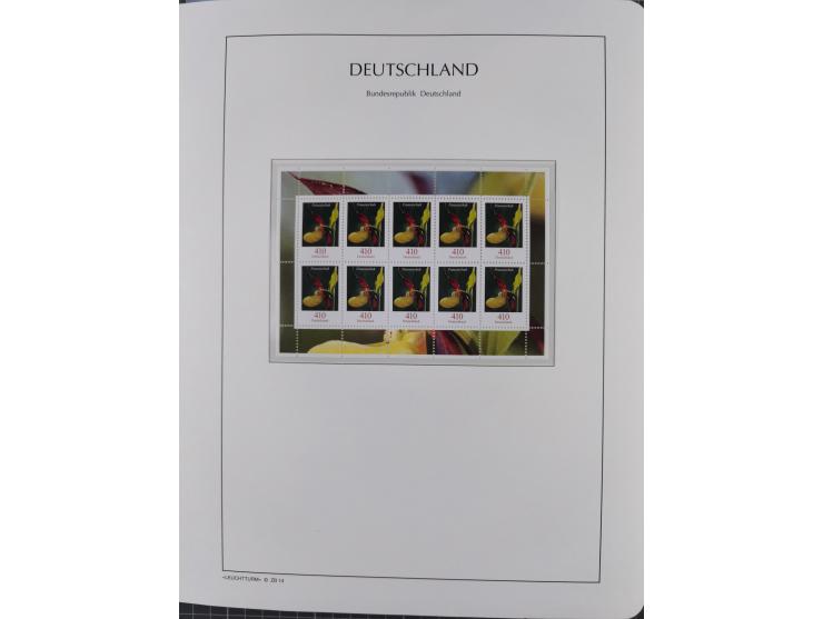 1949/2024, umfangreiche postfrische und zusätzlich teils gestempelte Sammlung in über 100 Vordruckalben und hunderten losen B