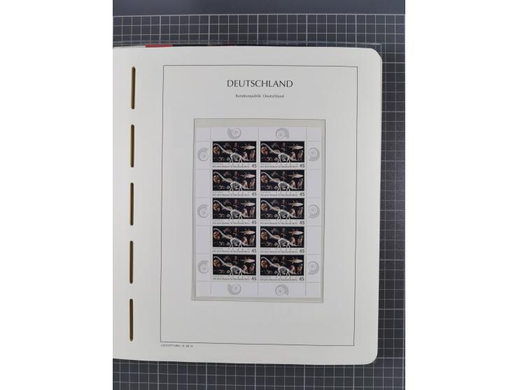 1949/2024, umfangreiche postfrische und zusätzlich teils gestempelte Sammlung in über 100 Vordruckalben und hunderten losen B