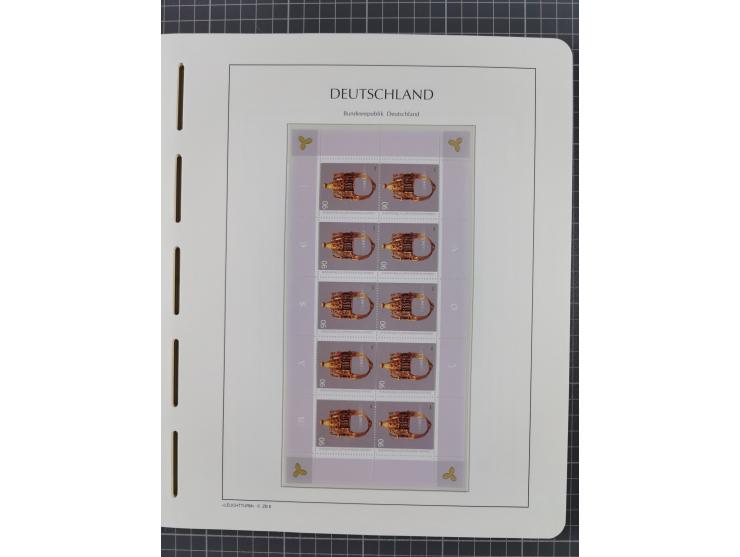 1949/2024, umfangreiche postfrische und zusätzlich teils gestempelte Sammlung in über 100 Vordruckalben und hunderten losen B