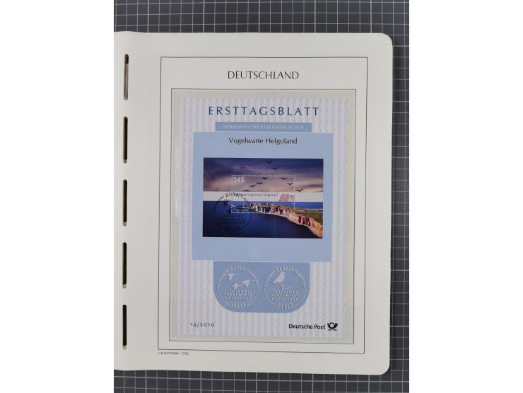 1949/2024, umfangreiche postfrische und zusätzlich teils gestempelte Sammlung in über 100 Vordruckalben und hunderten losen B