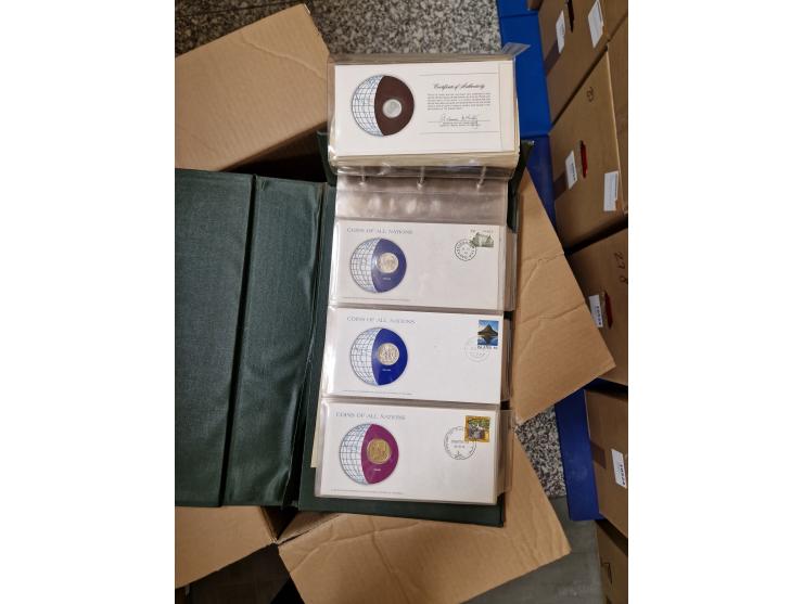 ALLE WELT: 1975/90 ca., über 330 Numisbriefe aus aller Welt, teils mehrfach vorhanden, meist British Commonwealth, u.a. mit 2