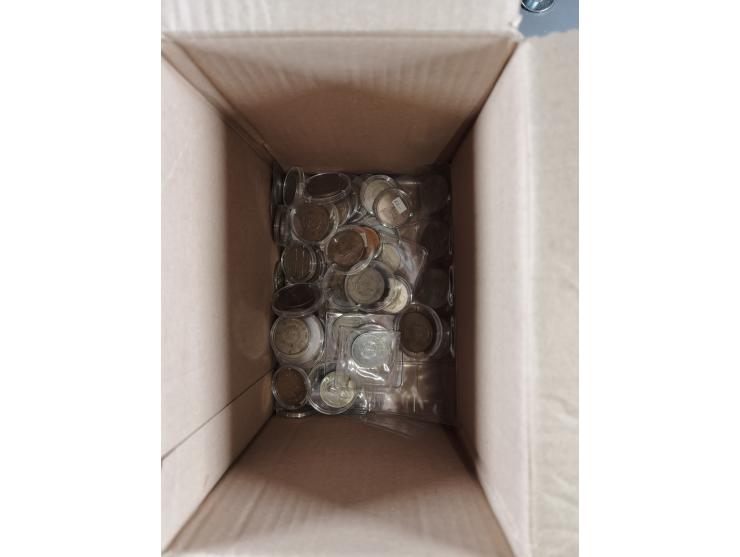 DDR: 1967/90, Lot mit 5, 10 und 20 Mark, dabei bessere, u.a. 5 Mark 1978 Klopstock, 1982 Fröbel; Wartburg, sowie 10 Mark 1979