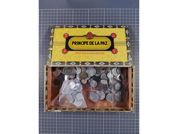 ALLE WELT: 1311/1945 ca., Lot mit Kleinmünzen, teils Silber, u.a. Prager Groschen 1311/18, Böhmen, Johann I., sowie Notgeld a