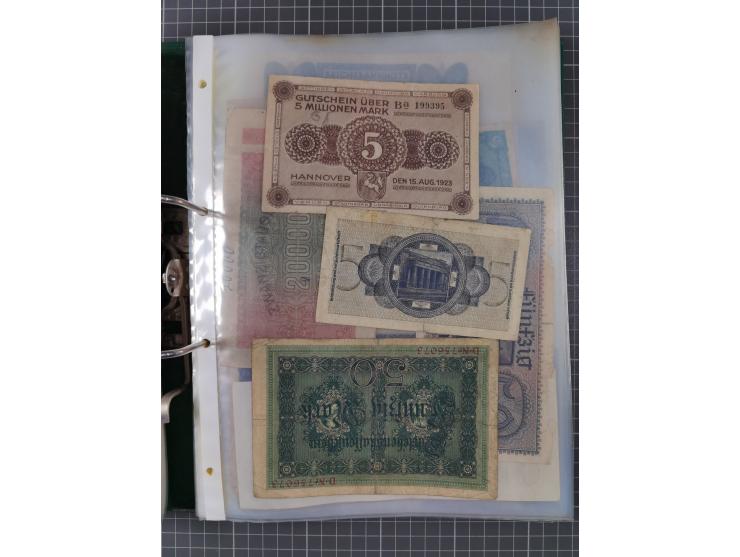 ALLE WELT: 1898/1984 ca., über 300 Banknoten, u.a Deutsches Reich, sowie Notgeld, II-III