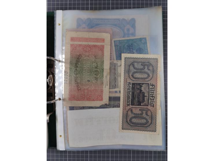 ALLE WELT: 1898/1984 ca., über 300 Banknoten, u.a Deutsches Reich, sowie Notgeld, II-III