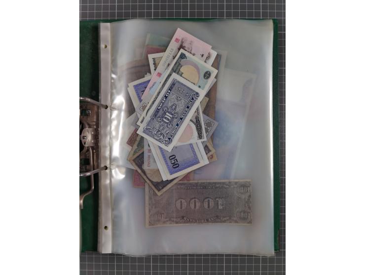 ALLE WELT: 1898/1984 ca., über 300 Banknoten, u.a Deutsches Reich, sowie Notgeld, II-III