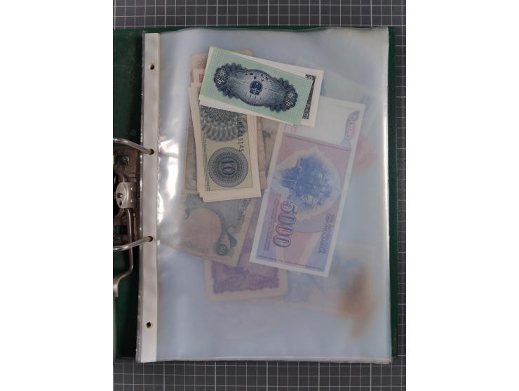 ALLE WELT: 1898/1984 ca., über 300 Banknoten, u.a Deutsches Reich, sowie Notgeld, II-III