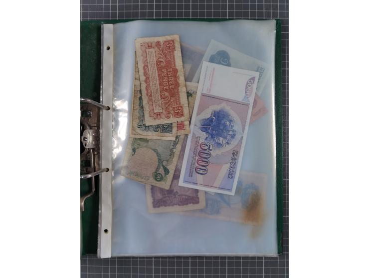 ALLE WELT: 1898/1984 ca., über 300 Banknoten, u.a Deutsches Reich, sowie Notgeld, II-III