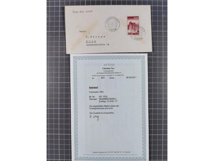 1930/53, 8 Satz-Briefe bzw. -umschläge, dabei Mi.-Nr. 135-41 R-Fernbrief, 255-59 FDC (beschnitten), 297/98 R-Brief, 299-03 R-