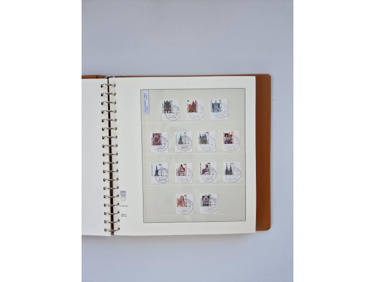 1951/2023, reichhaltiger postfrischer/ungebrauchter und gestempelter Sammlungsbestand mit Viererblocks, Bogenecken, Oberrands