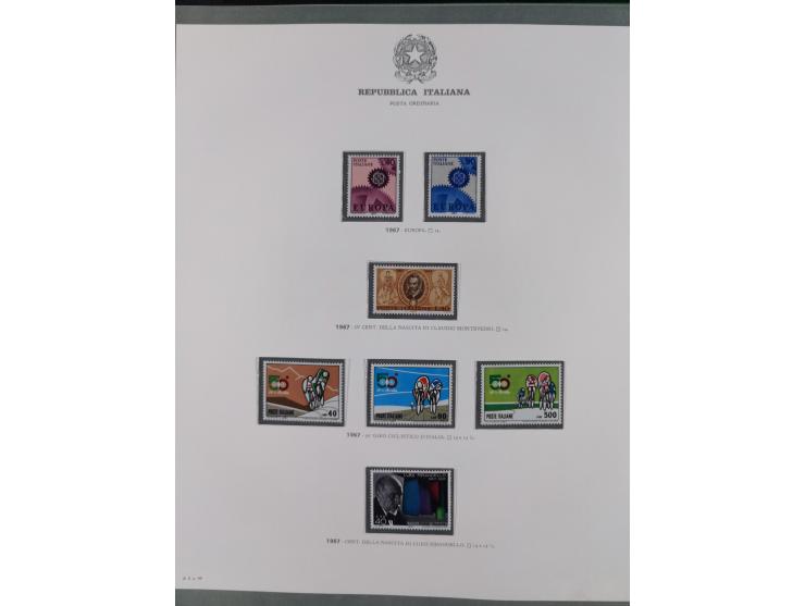 1945/1980, mostly mint never hinged collection with only a few unused, including Airmail and Express stamps, some better sets